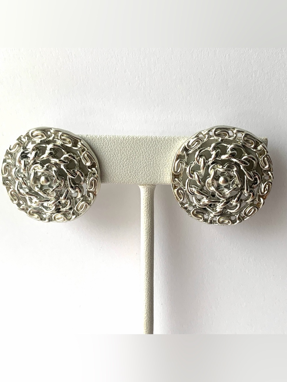 Vintage LISNER Silver Tone Circular Rope Design Earrings Clip Ons Signed